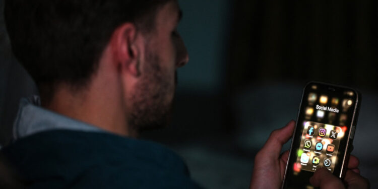 আফগানিস্তানে সামাজিক যোগাযোগমাধ্যমের কনটেন্টে নতুন নিষেধাজ্ঞা জারি