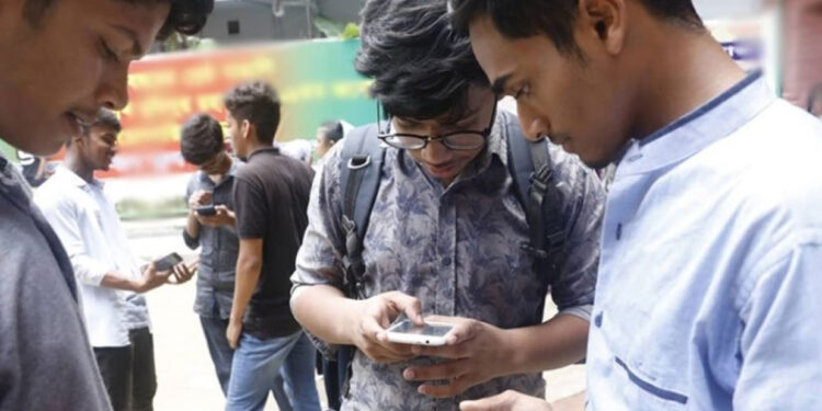 এইচএসসির পুনঃনিরীক্ষণের ফল আজ, যেভাবে দেখবেন