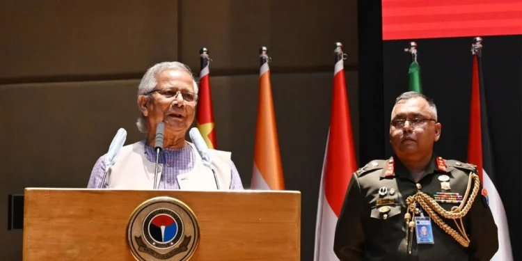 নির্বাচনে সশস্ত্র বাহিনীর সহযোগিতা চেয়েছেন প্রধান উপদেষ্টা