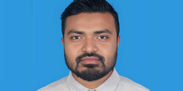 চাঁপাইনবাবগঞ্জে সংবাদ সংগ্রহকালে হামলার শিকার সময় টিভির প্রতিবেদক