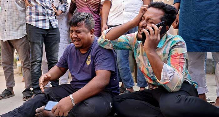 মর্গে মিলল বাবা–ছেলের লাশ, ছুটির দিনে মাংস খাওয়া হলো না।