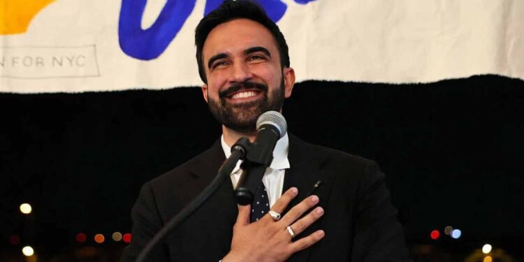 প্রথম মুসলিম মেয়র হতে যাচ্ছেন জোহরান মামদানি নিউইয়র্কের