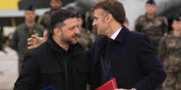 ফ্রান্সের কাছ থেকে ১০০টি রাফাল যুদ্ধবিমান পাচ্ছে ইউক্রেন