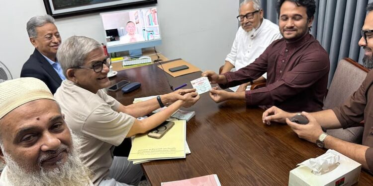 জুলাই শহীদ মীর মুগ্ধর ভাই স্নিগ্ধ বিএনপিতে যোগ দিলেন।