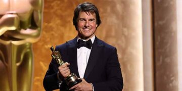 সম্মানসূচক অস্কার পেলেন টম ক্রুজ