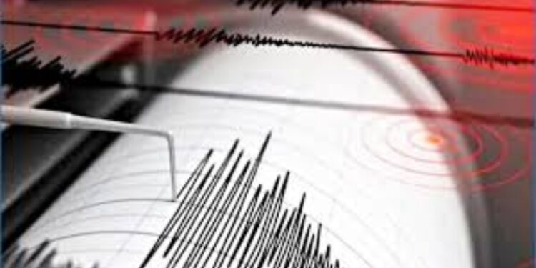 ভূমিকম্পে পুরান ঢাকায় বিল্ডিংয়ের রেলিং ভেঙে মেডিকেল শিক্ষার্থীসহ নিহত ৩