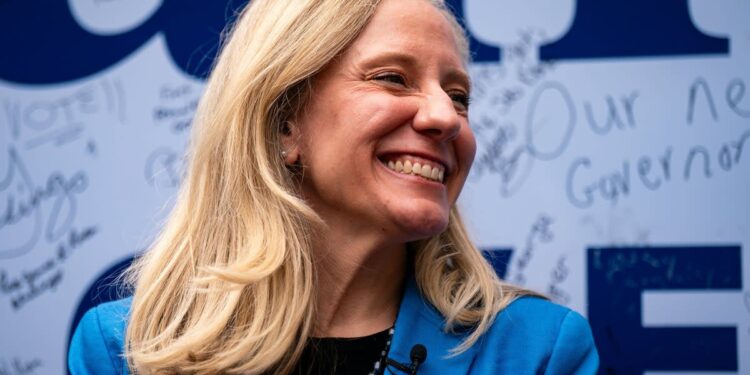 তিন নির্বাচনে ডেমোক্র্যাটদের বিপুল জয়, প্রথম পরীক্ষায় হারলেন ট্রাম্প