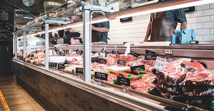 গরুর মাংস, কফিসসহ ২০০ পণ্যে শুল্ক কমানোর সিদ্ধান্ত ট্রাম্পের