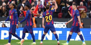 দাপুটে জয়ে রিয়ালকে টপকে শীর্ষে বার্সেলোনা