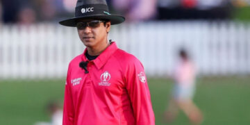 উত্তেজনার মাঝেই ভারতে ম্যাচ পরিচালনা করছেন বাংলাদেশের সৈকত