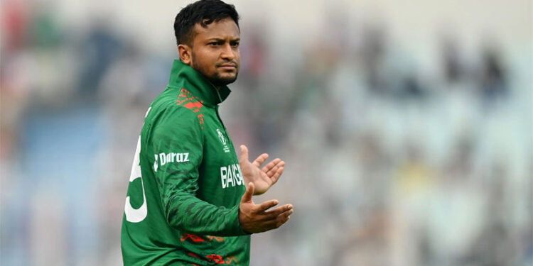 সাকিবকে পাকিস্তান সিরিজে খেলাতে চায় বিসিবি