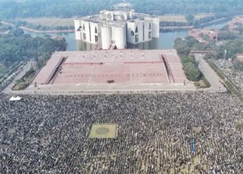 খালেদা জিয়ার জানাজার দিন সারা ঢাকা ছিল জনসমুদ্র।”