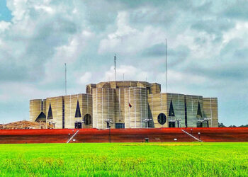 বুধবার সংসদে কী হতে যাচ্ছে—নিয়ে জল্পনা।