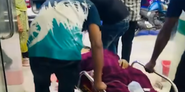 মাদারীপুরে ভুল চিকিৎসার অভিযোগে রোগীর মৃত্যু, হাসপাতাল ভাঙচুর